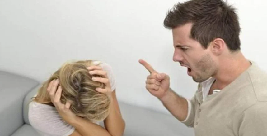 هل يجوز للزوج منع زوجته من زيارة أهلها؟