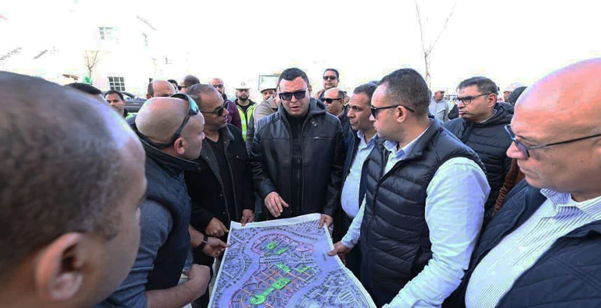وزير الإسكان يتفقد مشروع