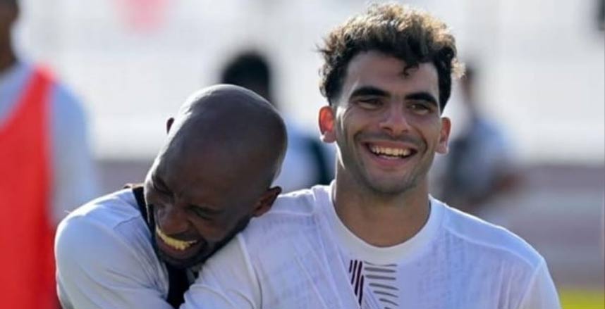 لاعبو الزمالك يحتفلون بعيد ميلاد زيزو في تدريب الفريق