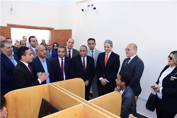 رئيس جامعة سوهاج ونقيب الإعلاميين يفتتحان أول مركز لمكافحة الشائعات   