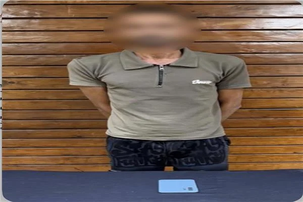 سرق هاتفه أثناء نومه داخل المسجد.. سقوط عاطل ظهر في فيديو متداول بالقليوبية 
