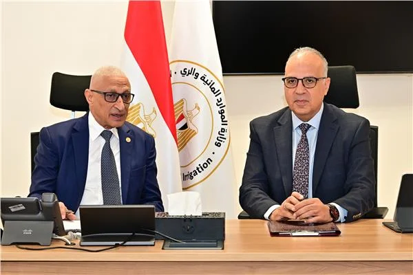  وزير الري ومحافظ شمال سيناء يقرران مهلة شهر لتقنين الآبار الجوفية 
