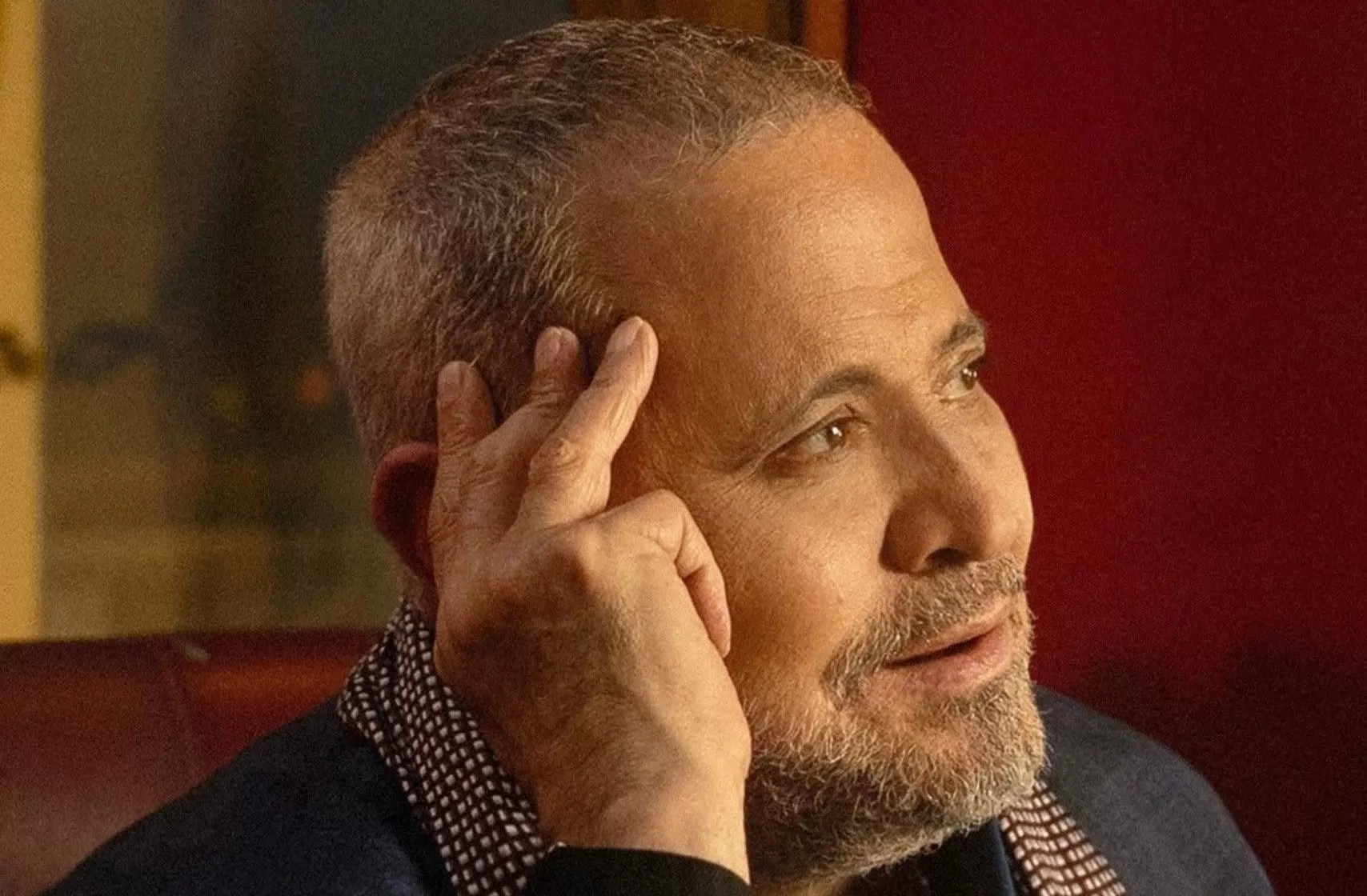 جورج وسوف يروج لأحدث أعماله الغنائية.. فيديو