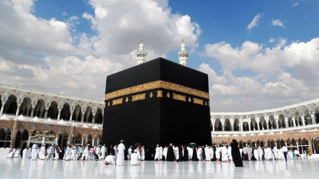 غرفة السياحة تهيب بالمواطنين الراغبين في الحج السياحي سرعة التقدي