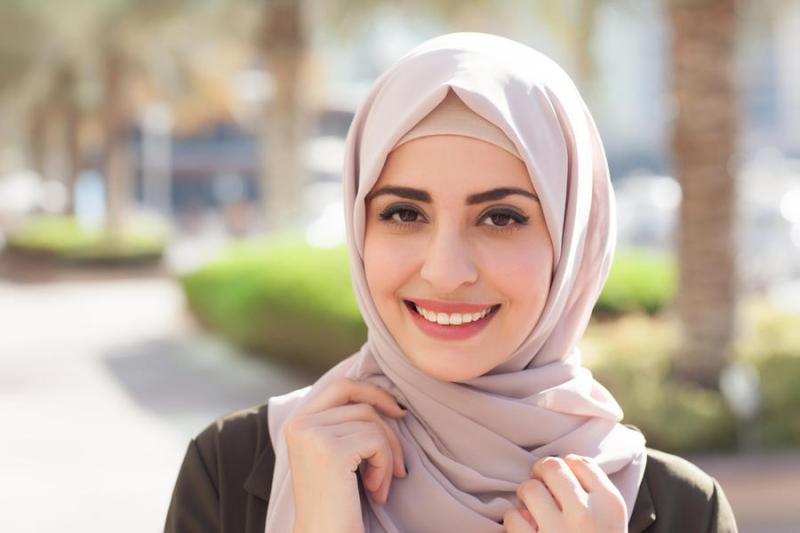 من سن كام نلبس الحجاب؟.. عضو مركز الأزهر تجيب 