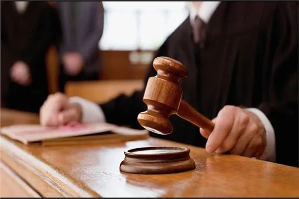 تأجيل محاكمة 6 متهمين بقتل شاب داخل محله في بنها 