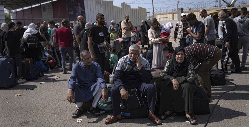 ميناء رفح البري يستقبل مصابين فلسطينيين وحملة الجوازات الأجنبية 