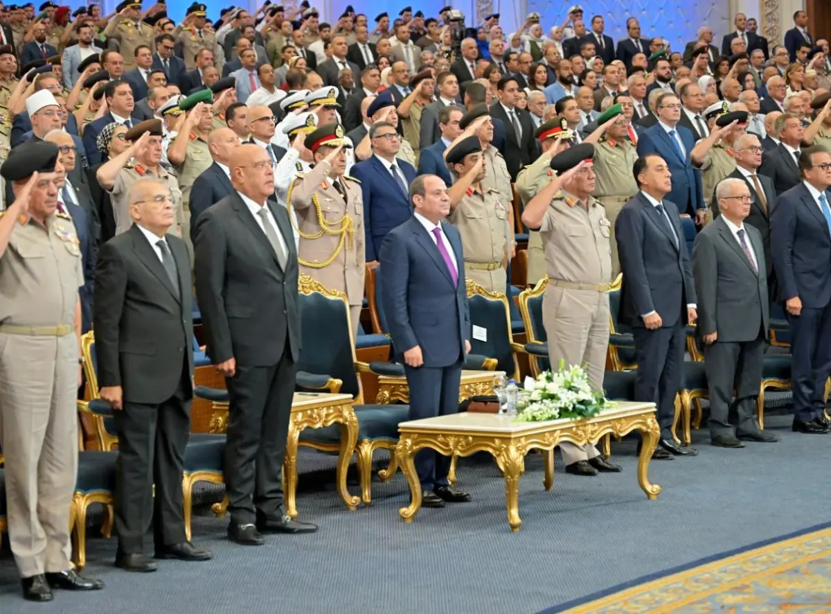  السيسي: عندما سألني طنطاوي عن تسليم الحكم للإخوان.. قلت الأهم الحفاظ على الدولة 