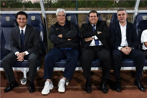  وفد من السفارة المصرية يؤازر الزمالك في مرانه قبل مواجهة الجيش الرواندي 