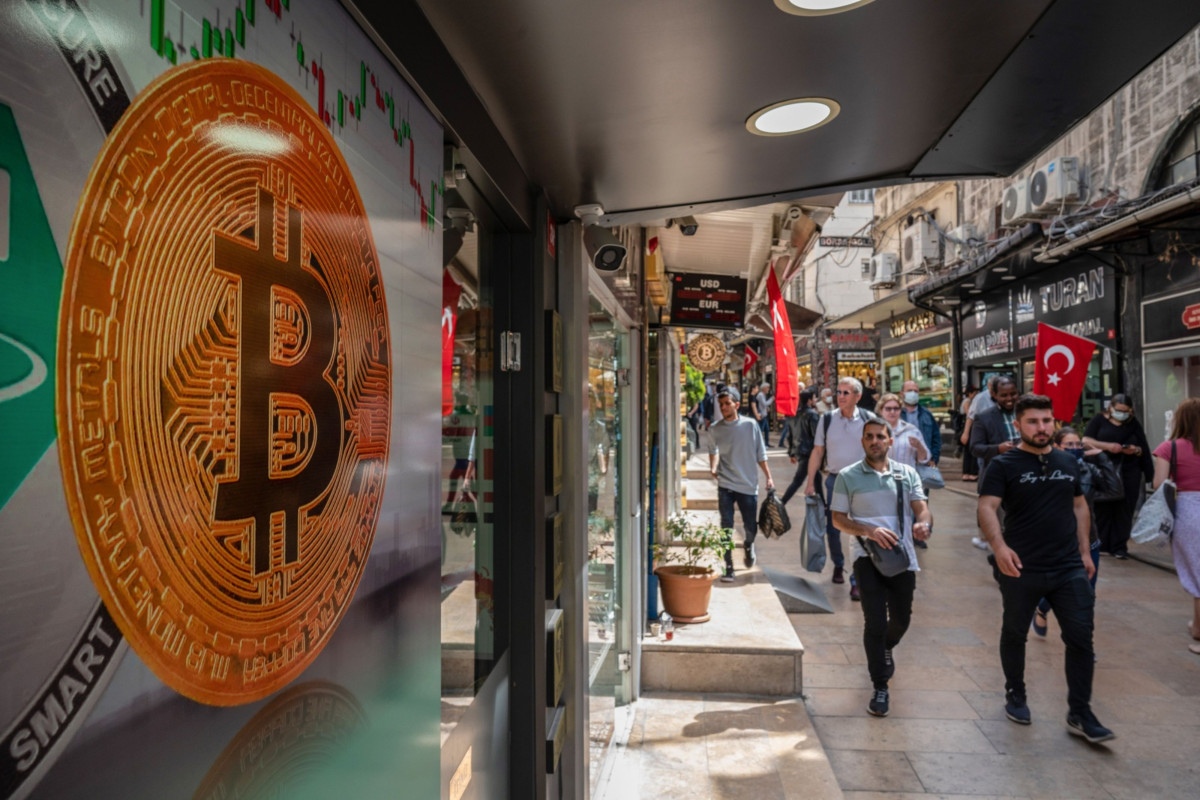 نزيف خسائر العملات المشفرة يتزايد بقيادة 