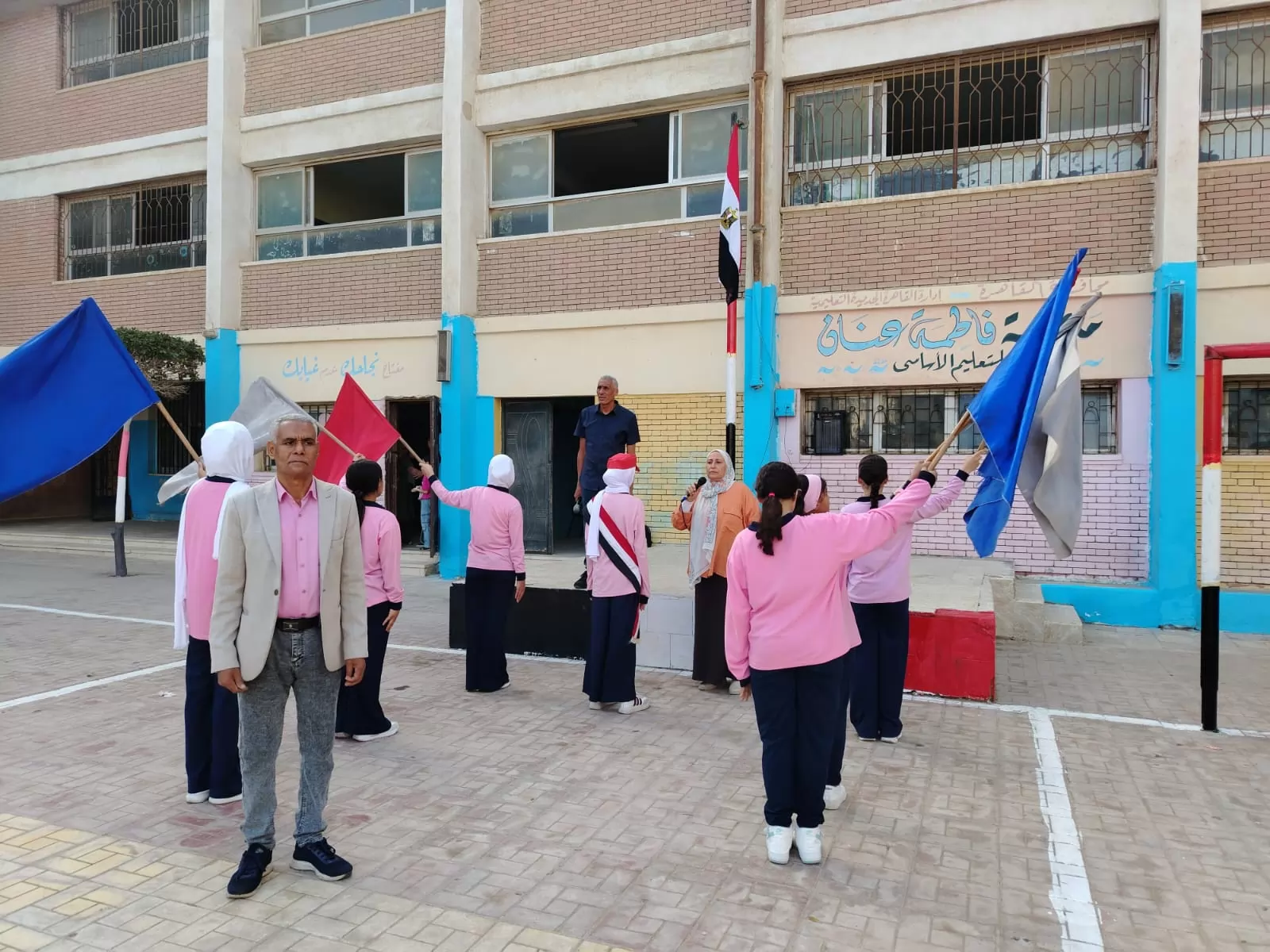 مدارس القاهرة تواصل العام الدراسي بثبات