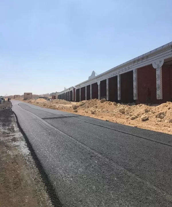 وزيرة الإسكان تتابع أعمال الطرق والمرافق والخدمات بمناطق «بيت الوطن»