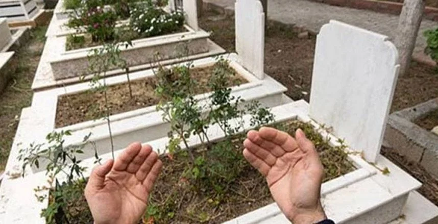 هل يجوز زيارة القبور في العيد؟