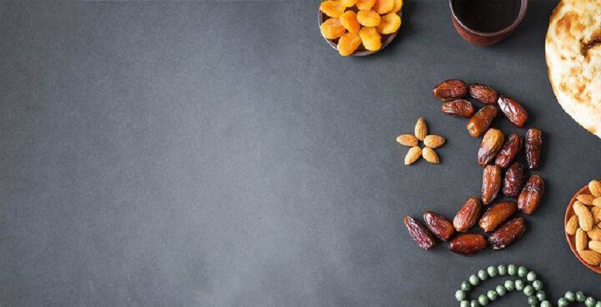 هل تجب الفدية على مَن تأخَّر في قضاء ما أفطره مِن رمضان حتى دخل رمضان آخر