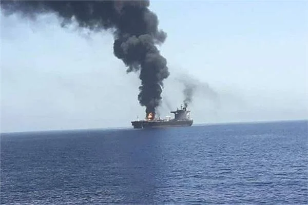 هيئة بحرية بريطانية: إصابة ناقلة نفط بـ«مقذوف مجهول» في مضيق هرمز 