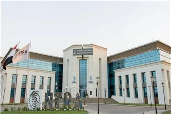 الإعلام والاتصالات يتخذان إجراءات لحماية الأطفال من مخاطر منصات التواصل الاجتماعي 