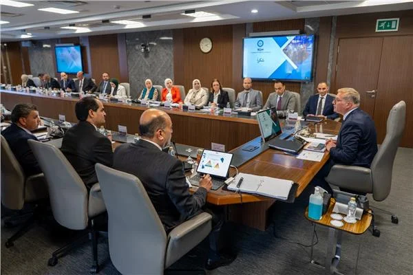 وزير البترول يُشيد بالنمو الملحوظ في إنتاج البتروكيماويات وفتح أسواق عالمية جديدة 