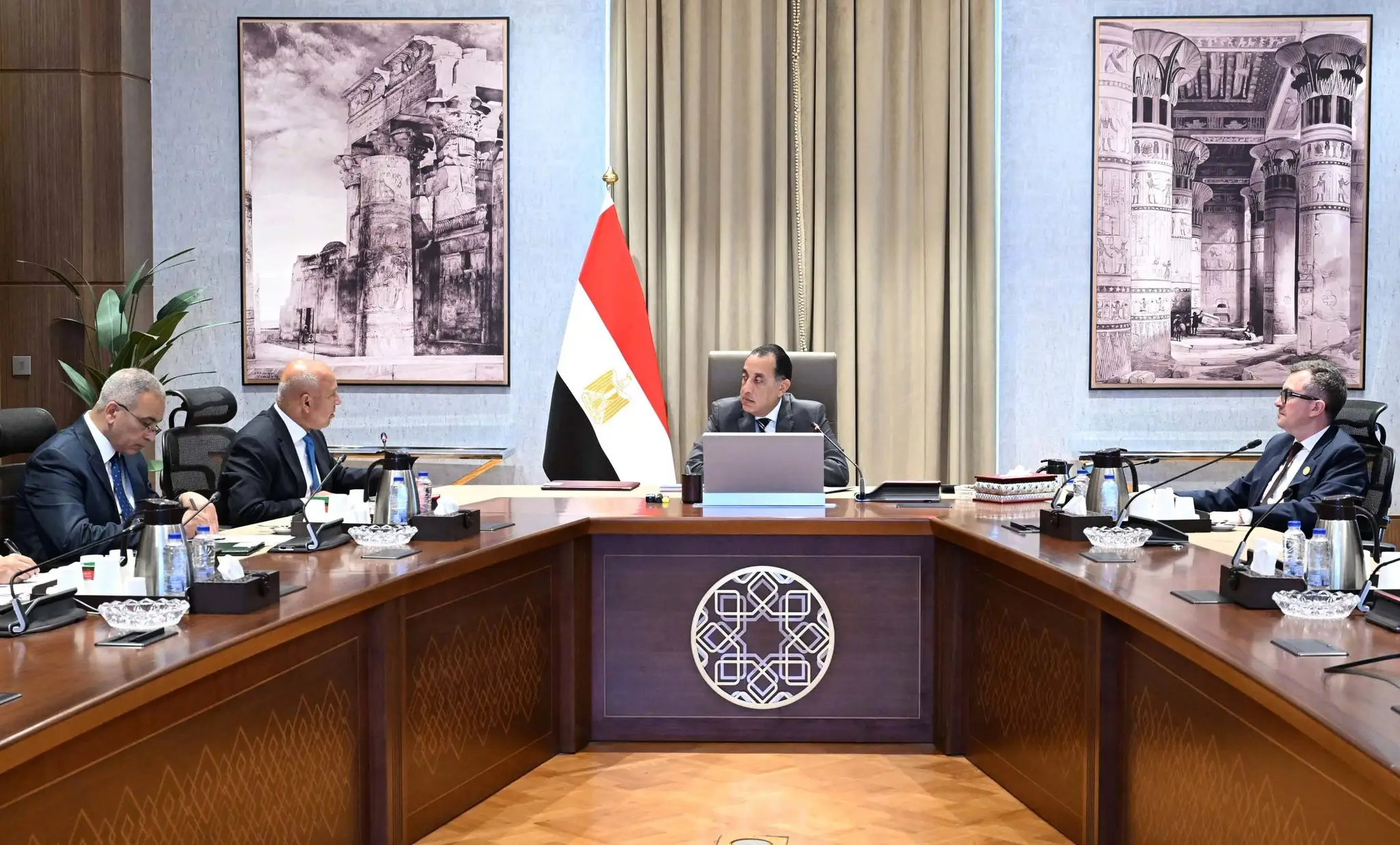 رئيس الوزراء يوجه بالمتابعة الدورية لأعمال صيانة كوبري 6 أكتوبر والطرق المحلية بالمحافظات