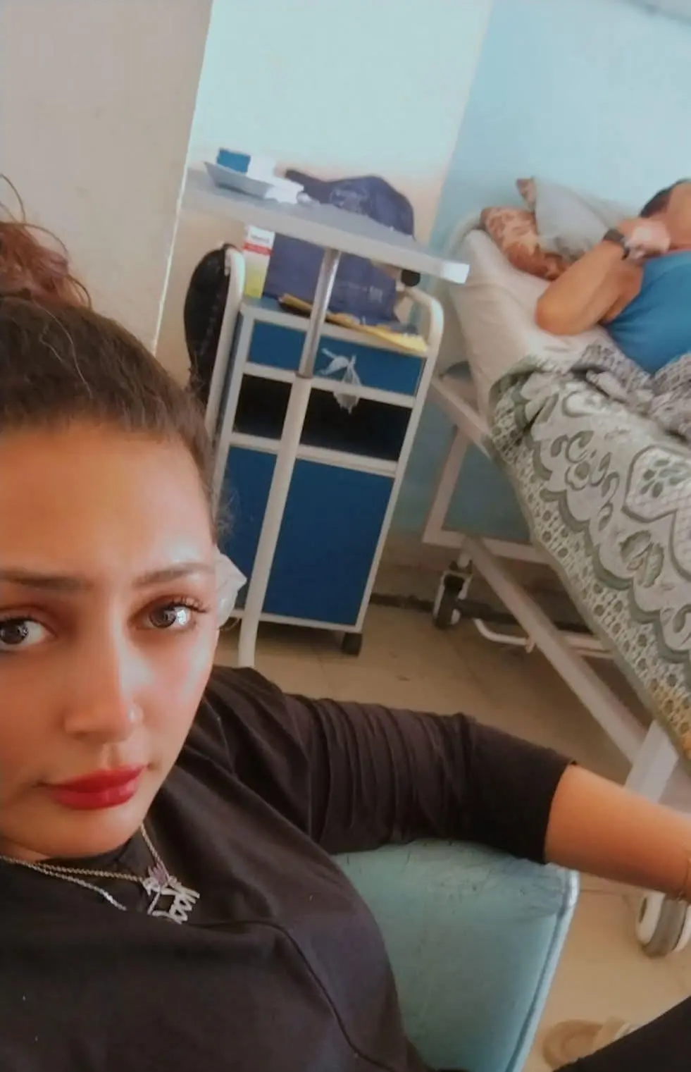  نور حسين الشريف تكشف حالة صحة والدها بعد عملية جراحية هامة