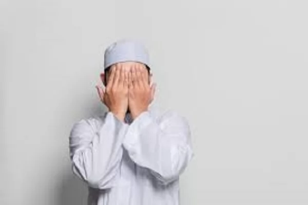 حكم مسح الوجه باليدين بعد الدعاء؟