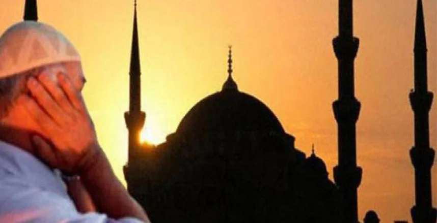 ما حكم الكلام أثناء سماع الأذان؟.. الإفتاء توضح
