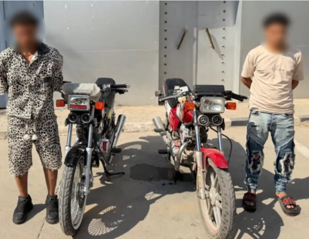 ​«الداخلية» تضبط قائدي دراجتين ناريتين قادا برعونة