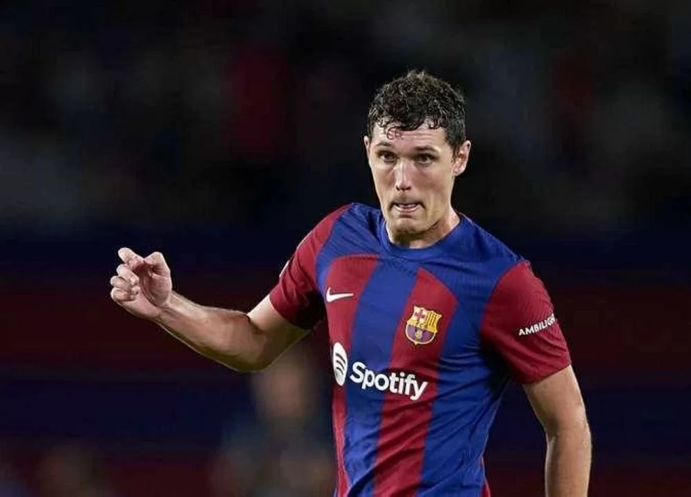 الكشف عن مدة غياب لاعب برشلونة بعد إصابته أمام إشبيلية