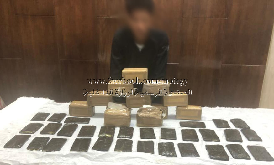 ضبط أحد الأشخاص بالجيزة وبحوزته 15 كيلو جرام من مخدر الحشيش بقصد الإتجار