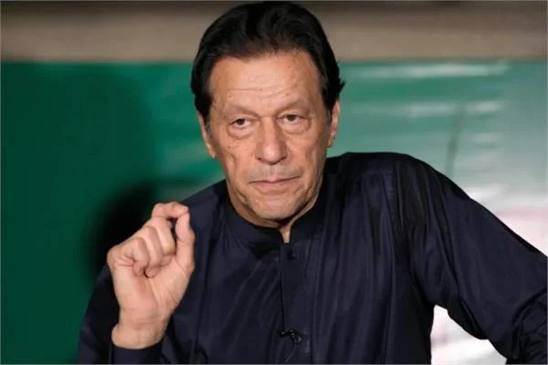  إعادة «عمران خان» إلى السجن بعد نقله إلى المستشفى 