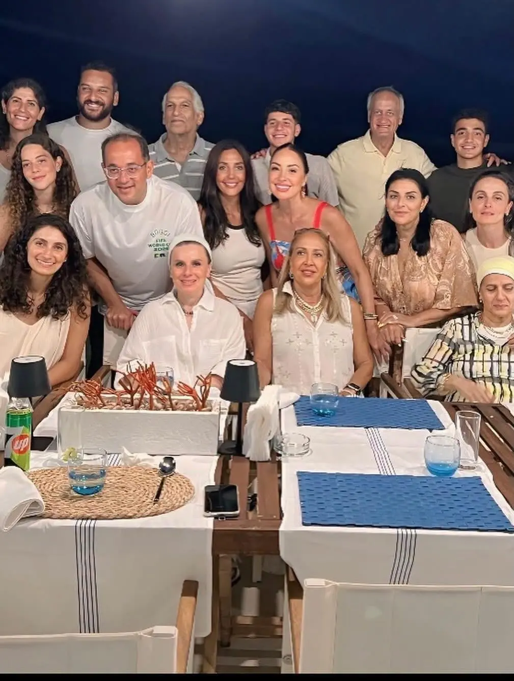 نيرمين الفقي تخطف الأنظار في أحدث ظهور عائلي