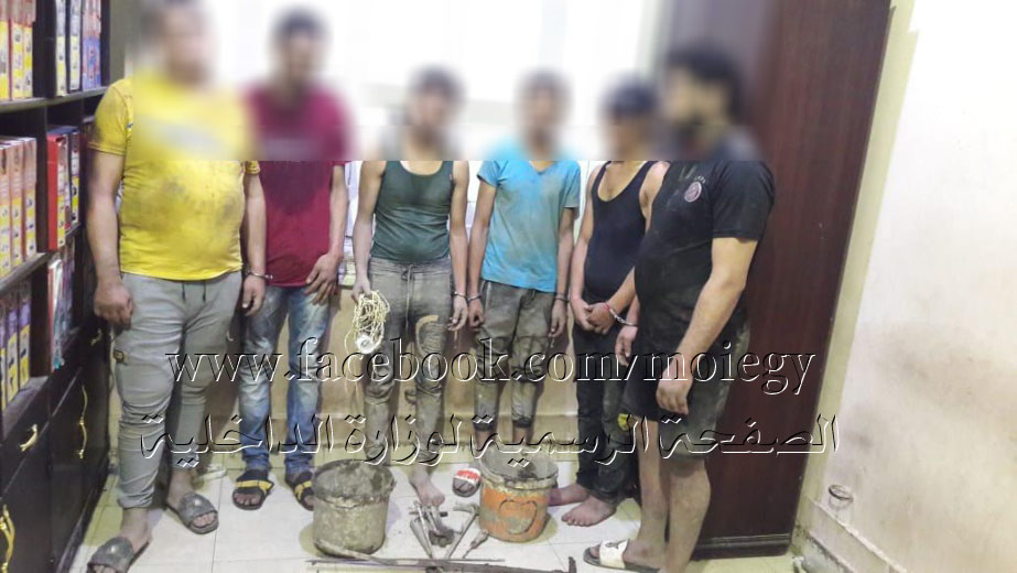 ضبط 6 أشخاص بالقاهرة لقيامهم بأعمال حفر داخل أحد المخازن بقصد التنقيب عن الآثار