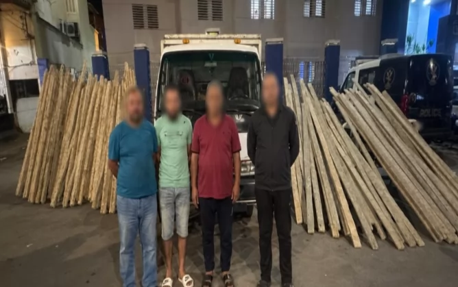 ​«سرقوا خشبة المقاول».. ضبط مرتكبي واقعة سرقة أخشاب البناء بدمياط