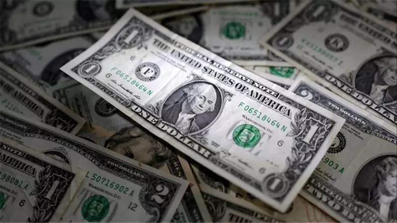 أسعار الدولار مقابل الجنيه في 11 بنك مصري خلال مستهل تعاملات اليوم 