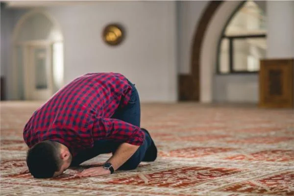  صلاة التوابين.. ركعتان تعدل ثلاثمائة وستين صدقة 