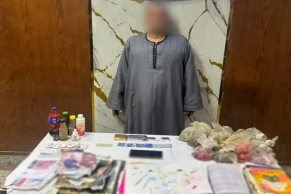 ضبط عاطل يمارس الدجل والشعوذة ويروج لنشاطه على السوشيال ميديا