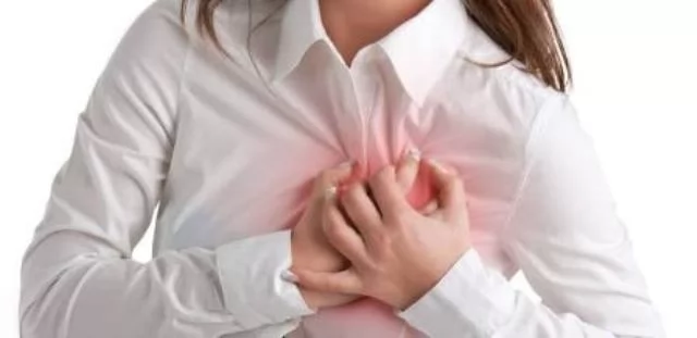 أعراض خفية للنوبة القلبية عند النساء.. لا تتجاهلي هذه العلامات