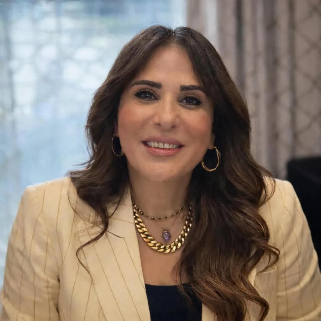 وزيرة الإسكان تتابع مشروعات السكن والخدمات بـ15 مايو والعبور وبورسعيد