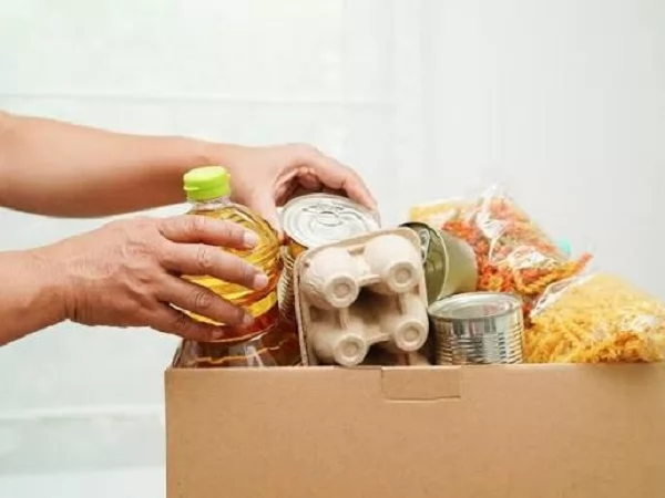حكم إخراج زكاة المال مواد غذائية احتفاءً بالمولد النبوي؟