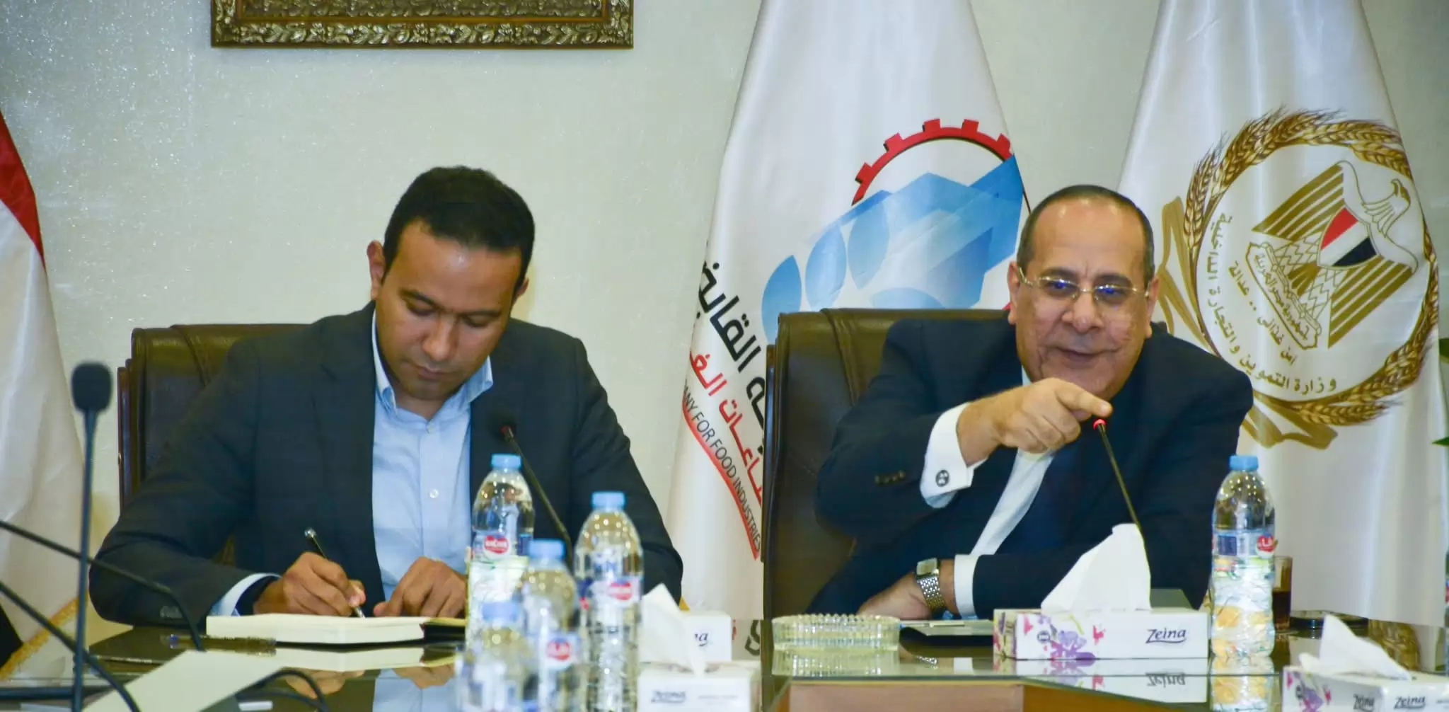 القابضة للصناعات الغذائية تبحث مع اتصالات مصردعم مشروع
