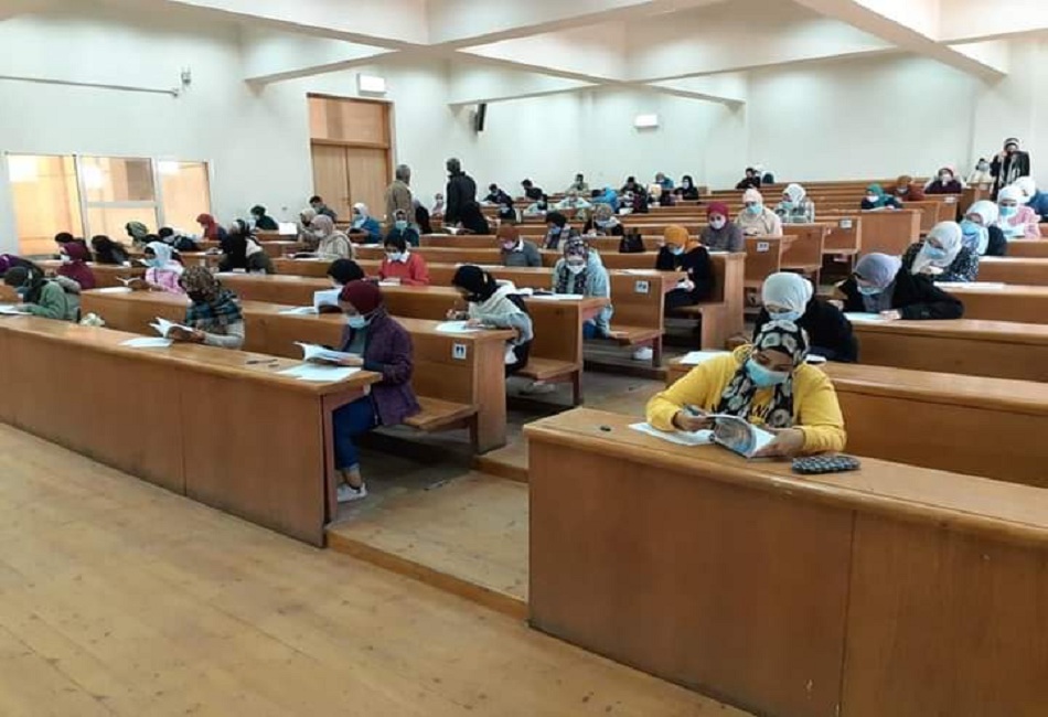 بدء امتحانات الترم الأول لطلاب الدراسات العليا بآداب عين شمس