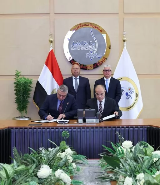 توقيع اتفاقيات بين شركة موانئ مصر والهيئة الاقتصادية لقناة السويس