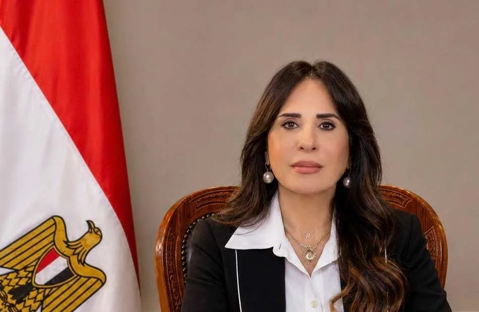 وزيرة الإسكان توجه بتسريع تقنين أراضي العبور والشروق 
