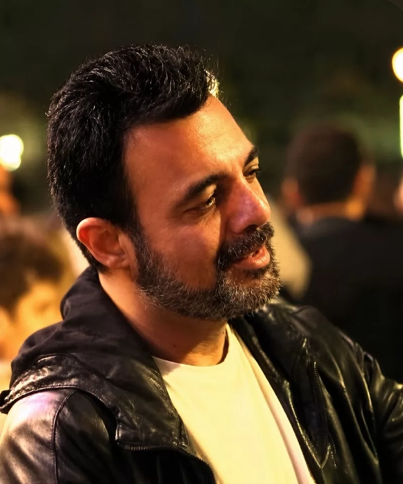 عمرو محمود ياسين يكشف تطورات الحالة الصحية لزوجته