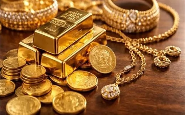 تراجع الذهب عالميًا بعد قمة 3 أشهر مع ترقب التضخم الأمريكي