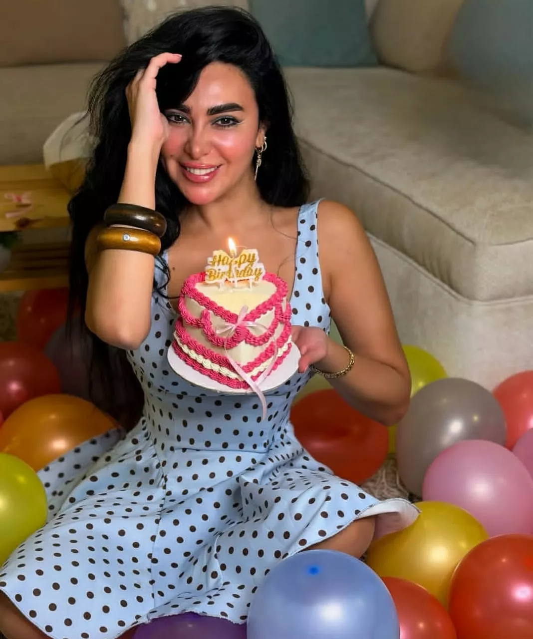 ميرهان حسين تحتفل بعيد ميلادها بإطلالة مبهجة 
