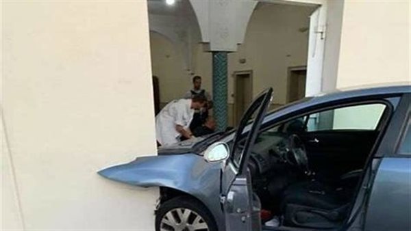 طبيب غير متزن نفسيًا يقتحم كومباوند بالشيخ زايد