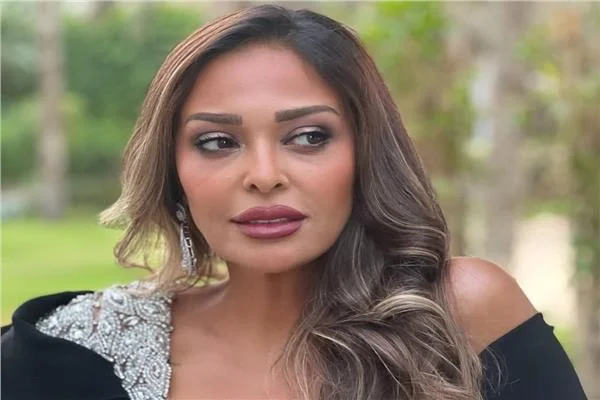  داليا البحيري تكشف تفاصيل علاقتها بعمليات التجميل 