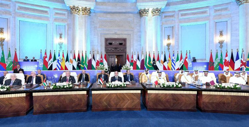 انطلاق القمة العربية الطارئة بالقاهرة