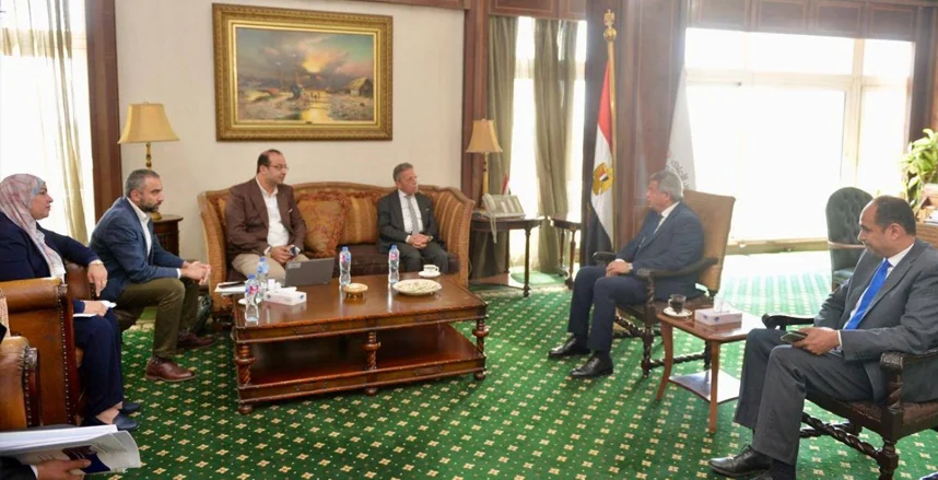  رئيس الأعلى لتنظيم الإعلام يبحث مع نقيب الأطباء ومساعد وزير الصحة لائحة الظهور الإعلامي للأطباء 