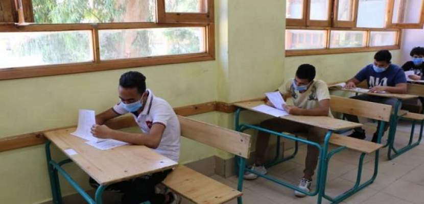 طلاب الثانوية العامة يؤدون اليوم امتحان مادة الديناميكا